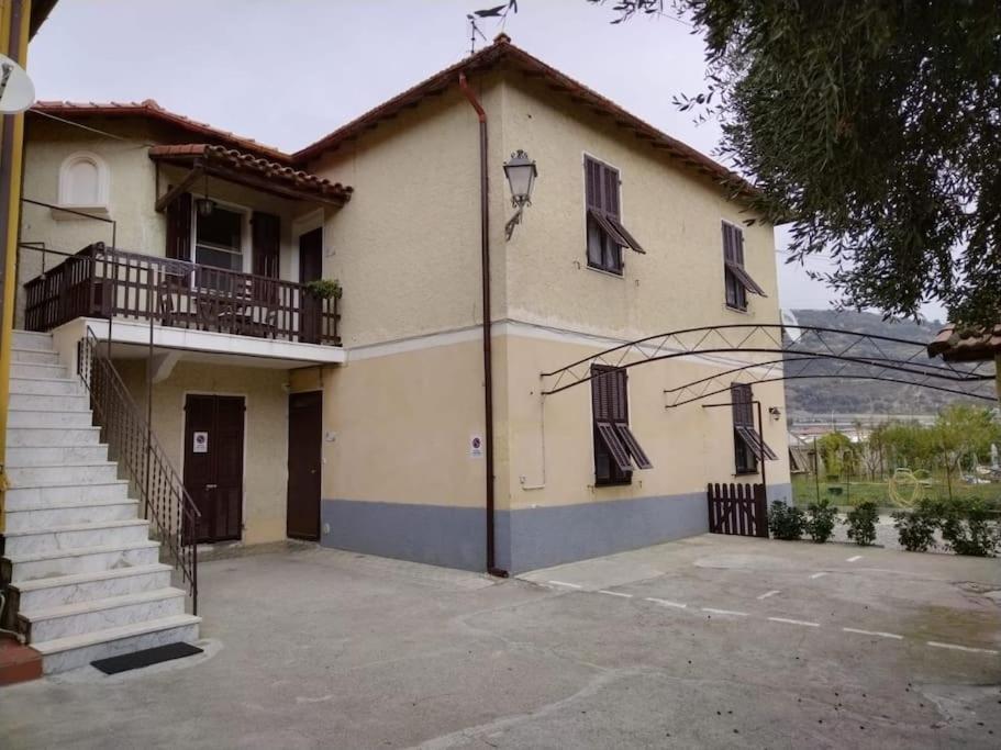 Casa Sveva, A Pochi Passi Dalle Spiagge E Dal Centro Di Arma Di Taggia. Екстериор снимка